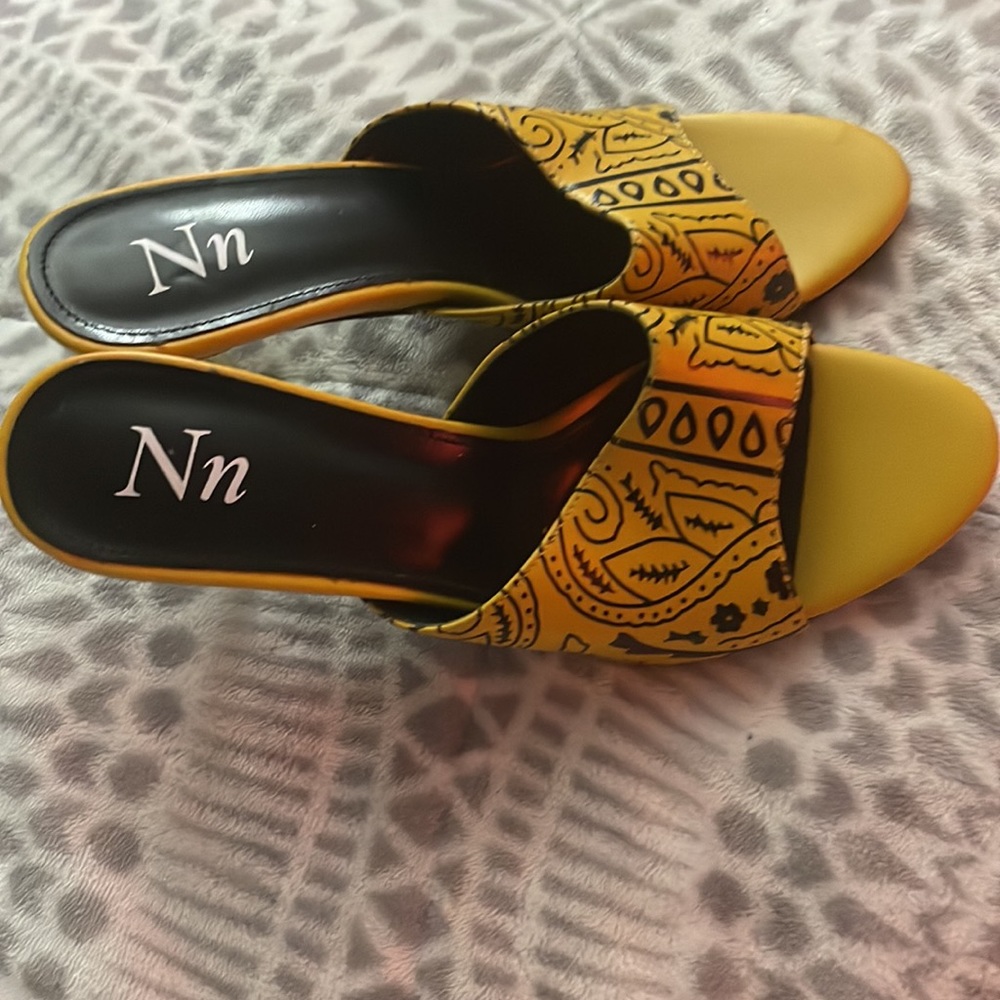 Heels - Picture 2 of 2